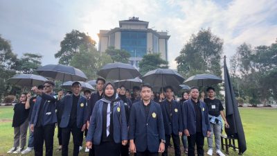 Kritisi Pincangnya Demokrasi, BEM UTM Kibarkan Bendera Hitam
