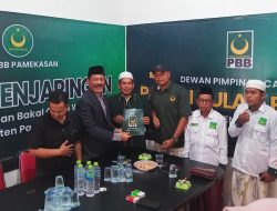 Bertepatan Malam Jumat Manis, Fattah Jasin Serahkan Formulir Pendaftaran Bacabup ke PBB