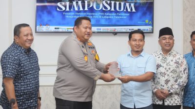 Kapolres Pamekasan Terima Penghargaan Sebagai Pimpinan Institusi Peduli Kebebasan Pers