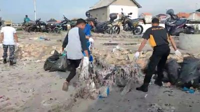 Pantai Pamekasan Kotor Ancam Biota Laut, Ini Langkah yang Dilakukan Satpolairud