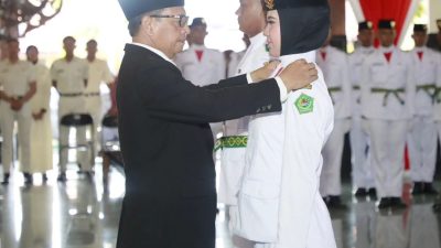Resmi Kukuhkan 74 Paskibraka untuk Upacara HUT RI ke-79, Pj Bupati Pamekasan Minta Fokus pada Tugas
