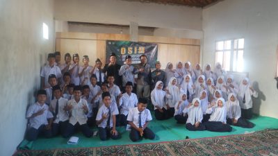 Didorong Jadi Pendekar Pena, Puluhan Siswa MTs Ar-Raudlah Waru Pamekasan Ikuti Diklat Jurnalistik