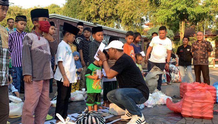 Calon Wakil Bupati Pamekasan Kak Sukri Santuni Anak Yatim bersama Komunitas JLB