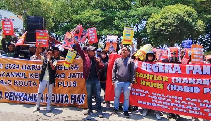 Aktivis Demo Kemenag Jatim Soal Dugaan Jual Beli Kouta Haji, Desak Segera Dituntaskan