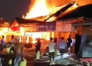 BPBD Pamekasan Bergerak Cepat Bantu Kebakaran Toko Bangunan