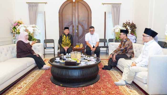 Bertemu Gubernur Khofifah, Bupati Pamekasan Terpilih Bahas Pengembangan Ekonomi Kreatif Pesantren