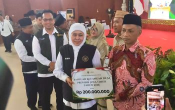 Gubernur Jatim Salurkan Bantuan Rp. 13,7 Miliar untuk Masyarakat Pamekasan