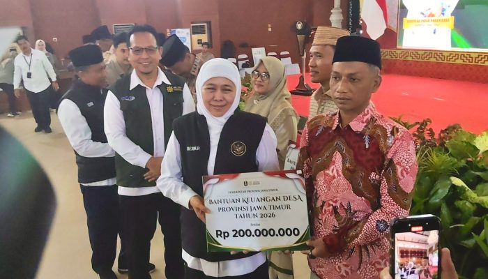 Gubernur Jatim Salurkan Bantuan Rp. 13,7 Miliar untuk Masyarakat Pamekasan