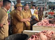 Jelang Idul Fitri, Wabup Sukriyanto Sidak Pasar Kolpajung Pamekasan
