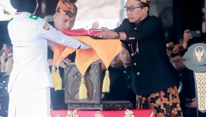 Bupati Pamekasan Jadi Inspektur, Upacara HUT RI ke 81 Berjalan Khidmat