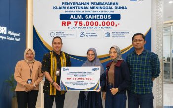 Warga Pamekasan Terima Santunan Kematian Rp. 75 Juta