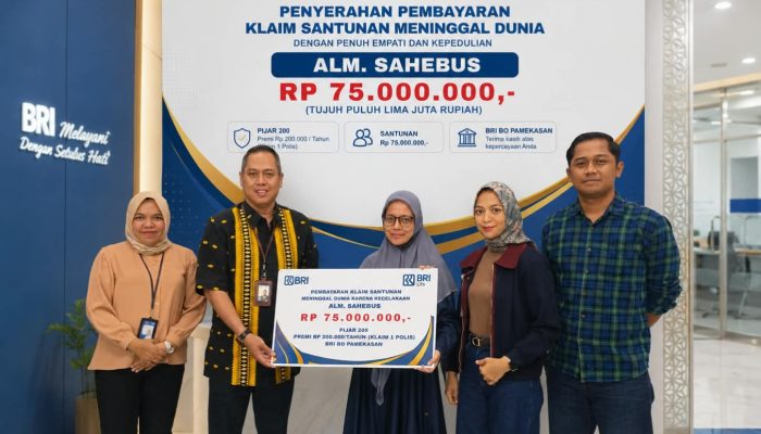 Warga Pamekasan Terima Santunan Kematian Rp. 75 Juta