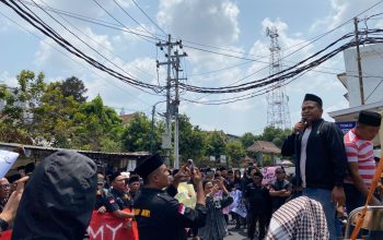 Aturan Jarak Toko Berujung Laporan, Pengurus KMY Dikawal Ribuan Warga
